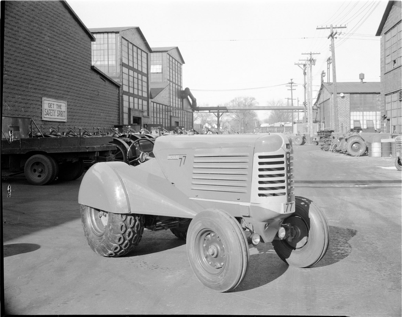 Illustration for article titled Old Tractors